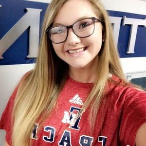 Meet your Posher, Mia